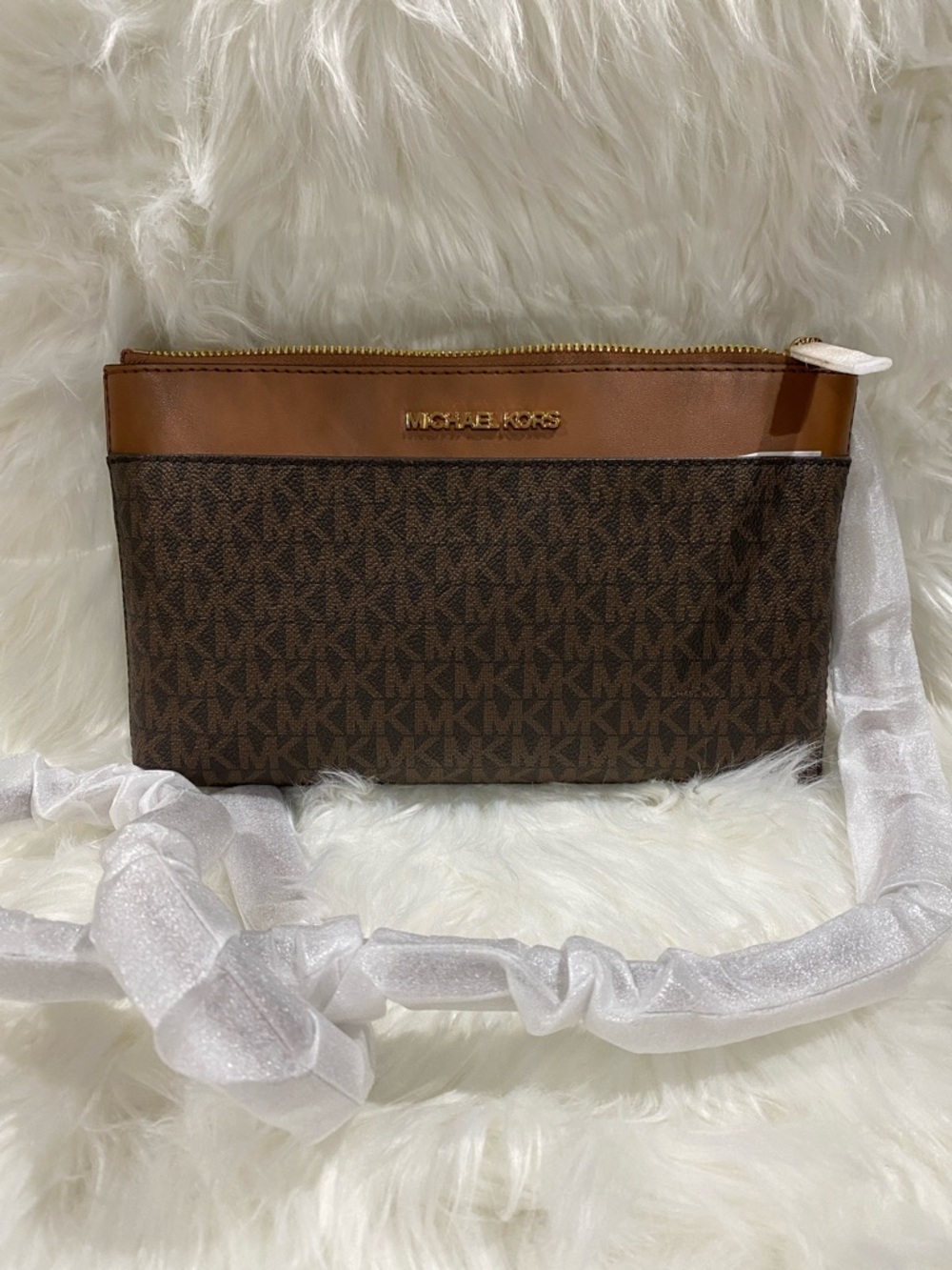 3 piece set: Michael Kors Brown Monogram Tote with Matching clutch and crossbody - Picture 7 of 14